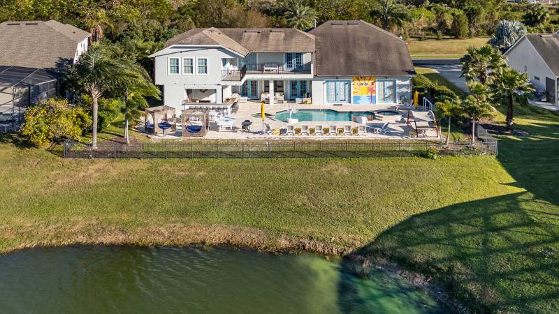 Formosa Gardens Orlando vacation home with private pool, spacious patio, and scenic lakefront views near Disney